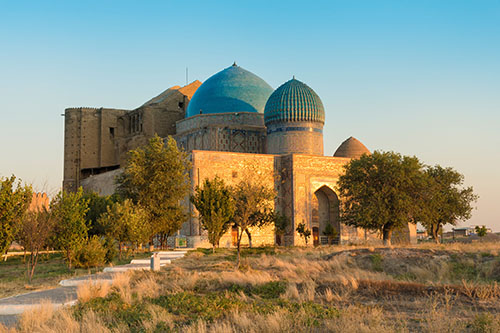 Photo-MausoleumUnescoWorldHeritage-Turkistan-Khodja-Ahmet-Yasawi-Adobestock